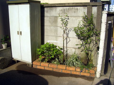 駐車場　リフォーム　花壇
