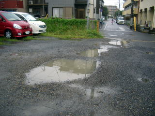 駐車場　除草　砂利補充