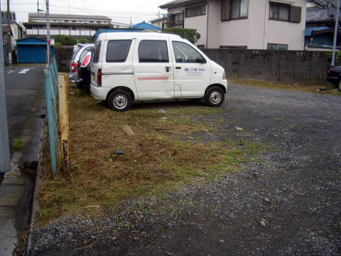 駐車場　除草　砂利補充