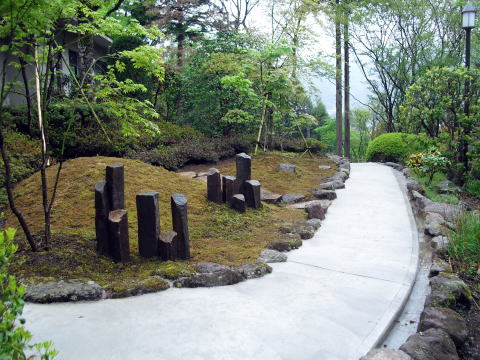 箱根　別荘　造園　改修　苔　築山