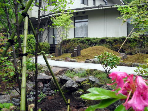 箱根　別荘　造園　改修　苔　築山
