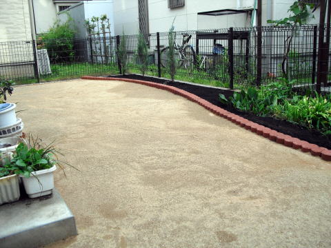 真砂土舗装　芝生撤去　花壇
