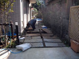 目隠し　塗り壁　坪庭